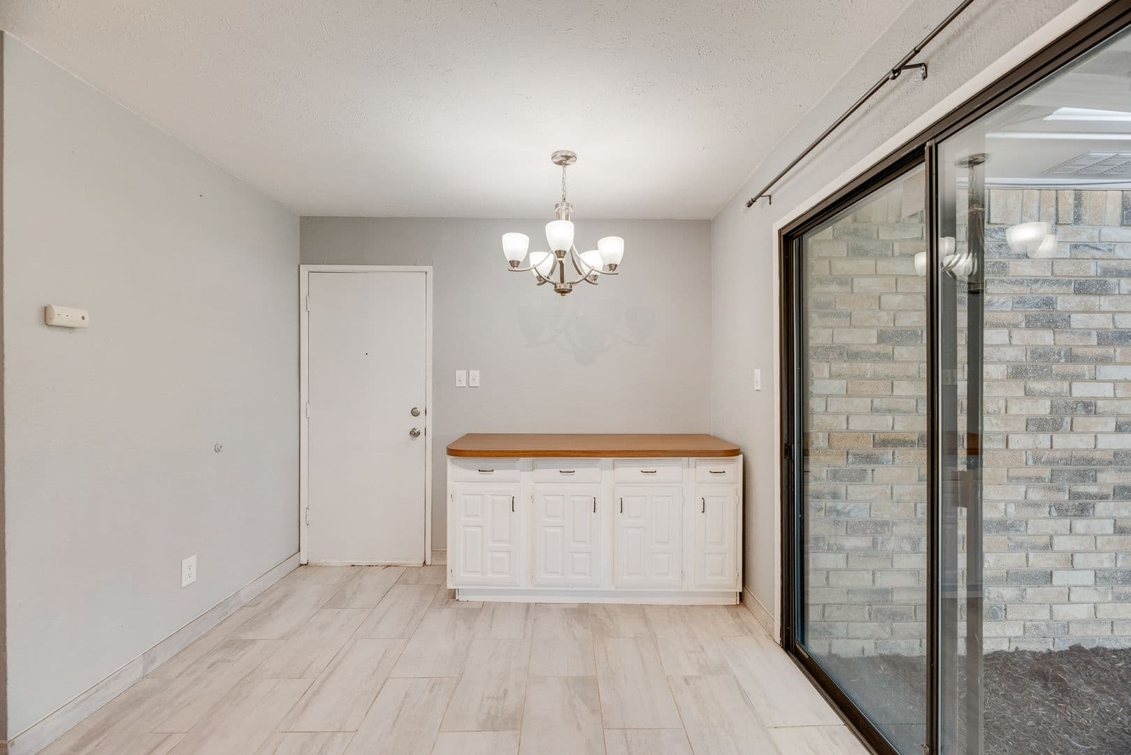 Carrolton House: 2221 Marble Falls