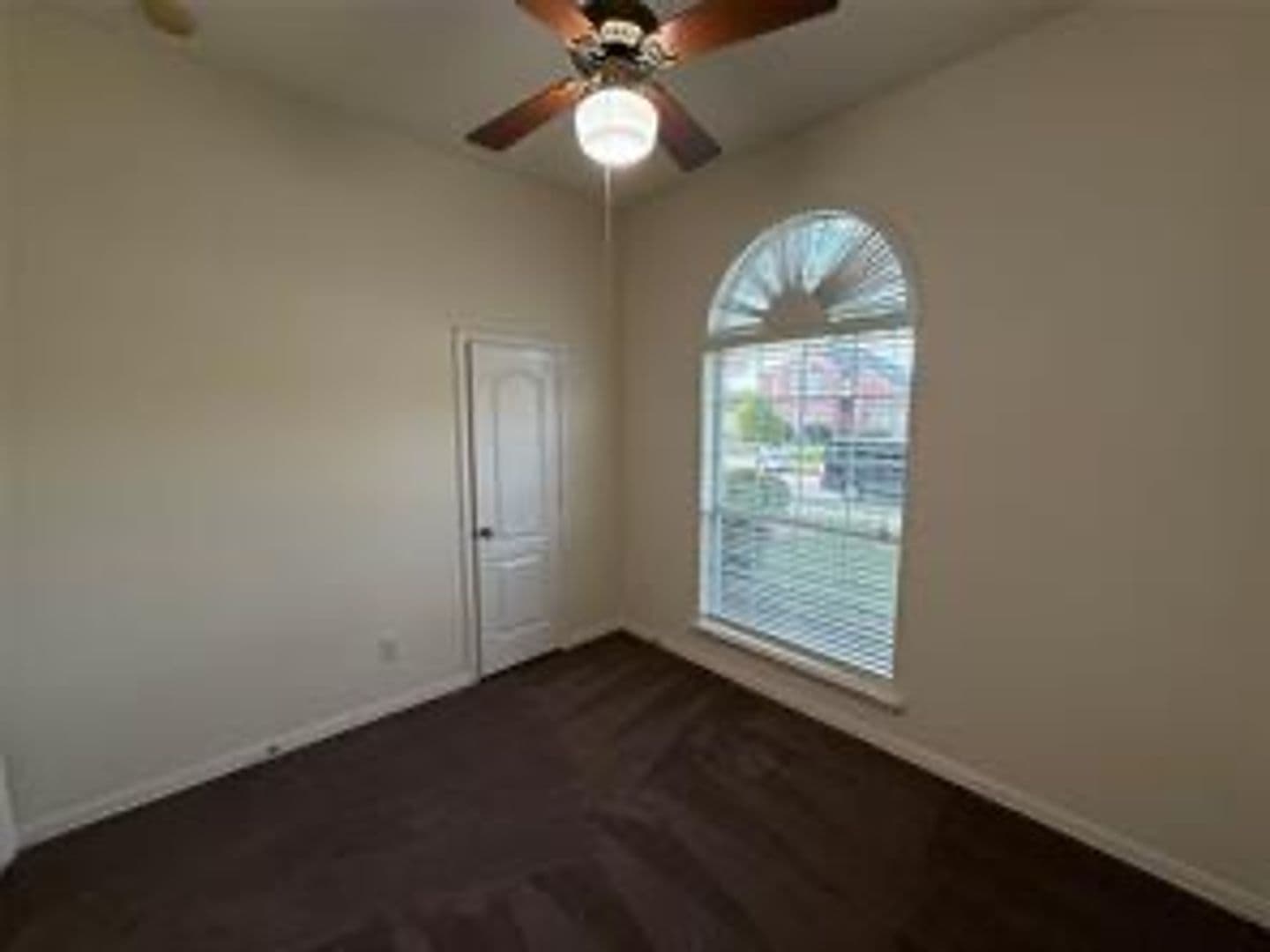 Murphy House: 123 Hillcrest Dr