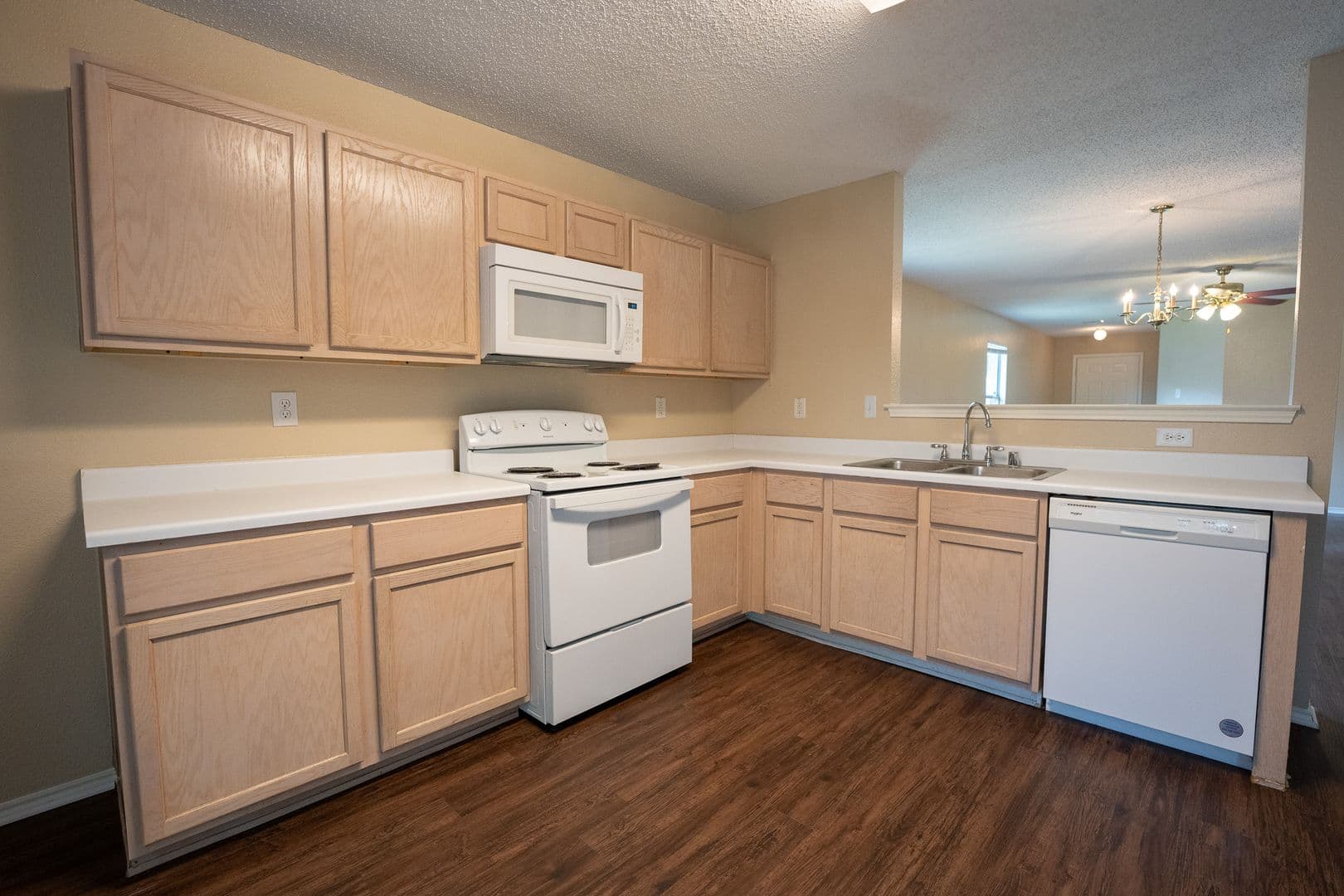 Balch Springs House: 3841 Meredith Ln