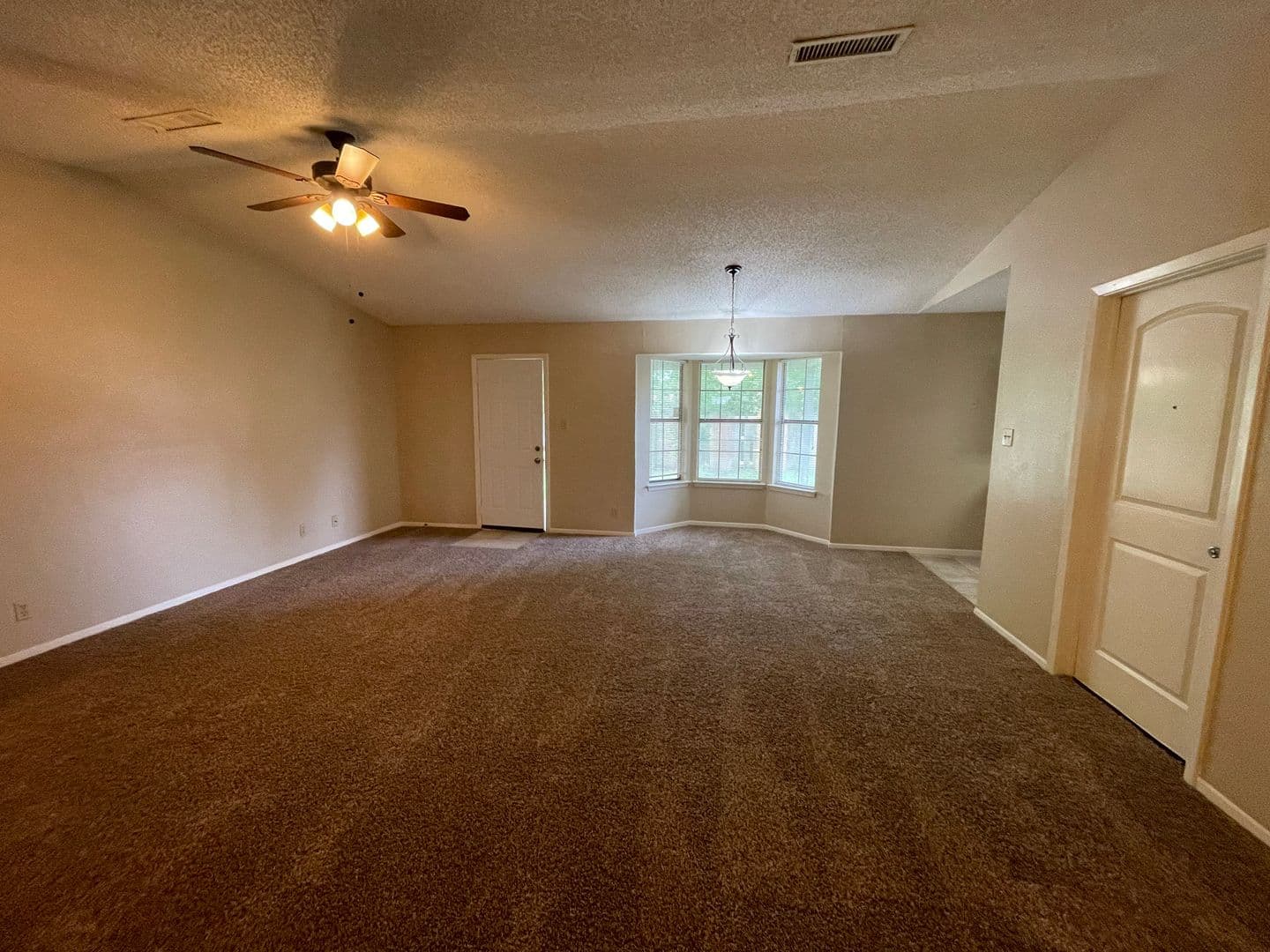 Royse City House: 821 Loganwood DR