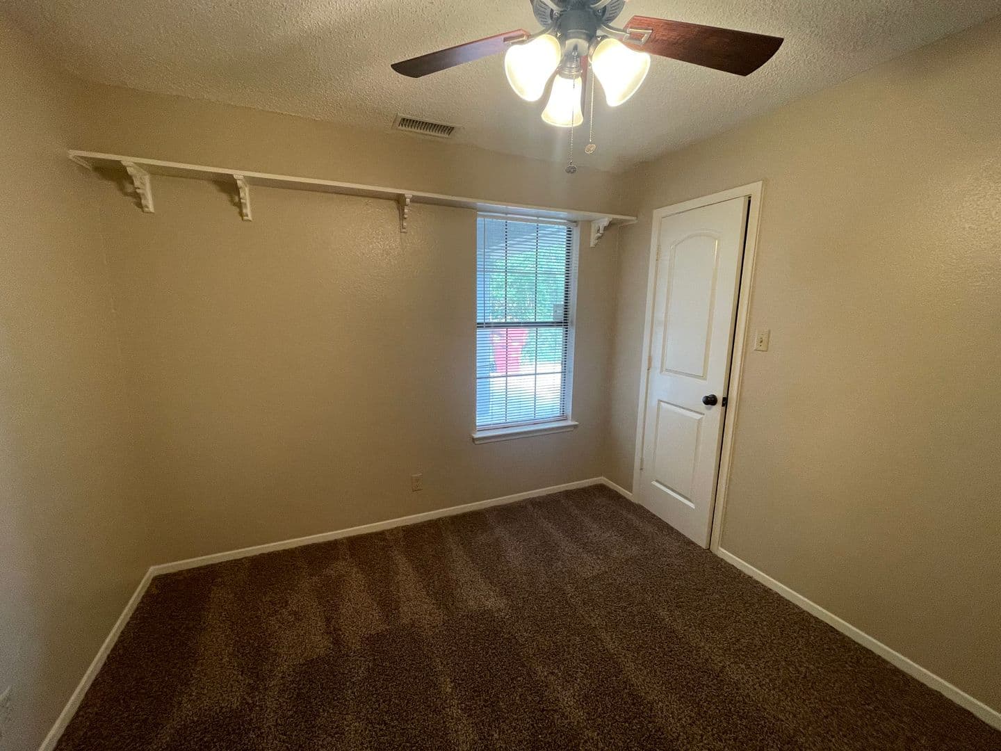 Royse City House: 821 Loganwood DR
