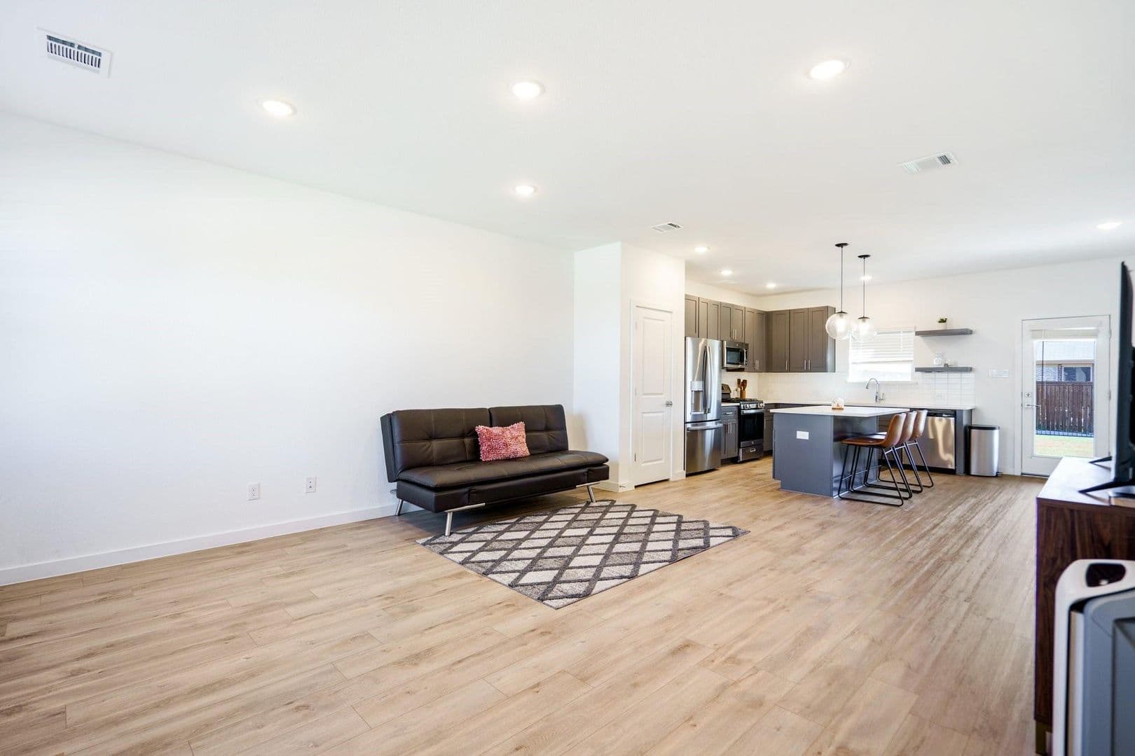 Seagoville House: 2608 Ontario Dr