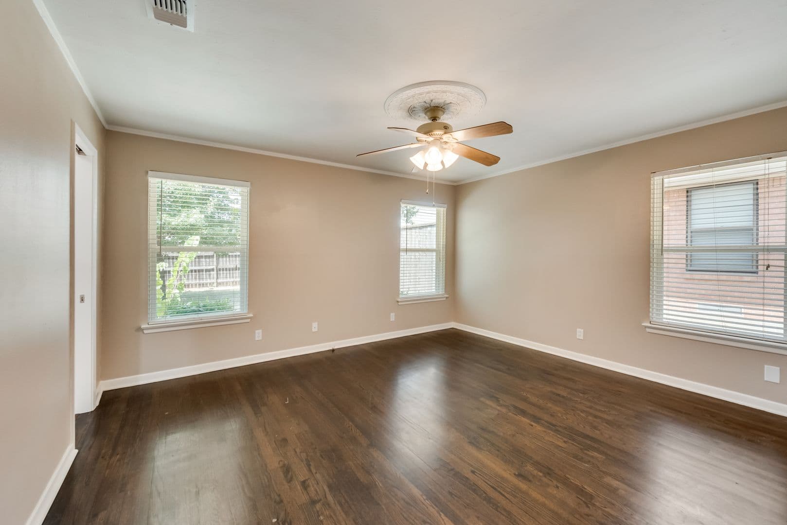 Dallas House: 2629 San Medina Ave.