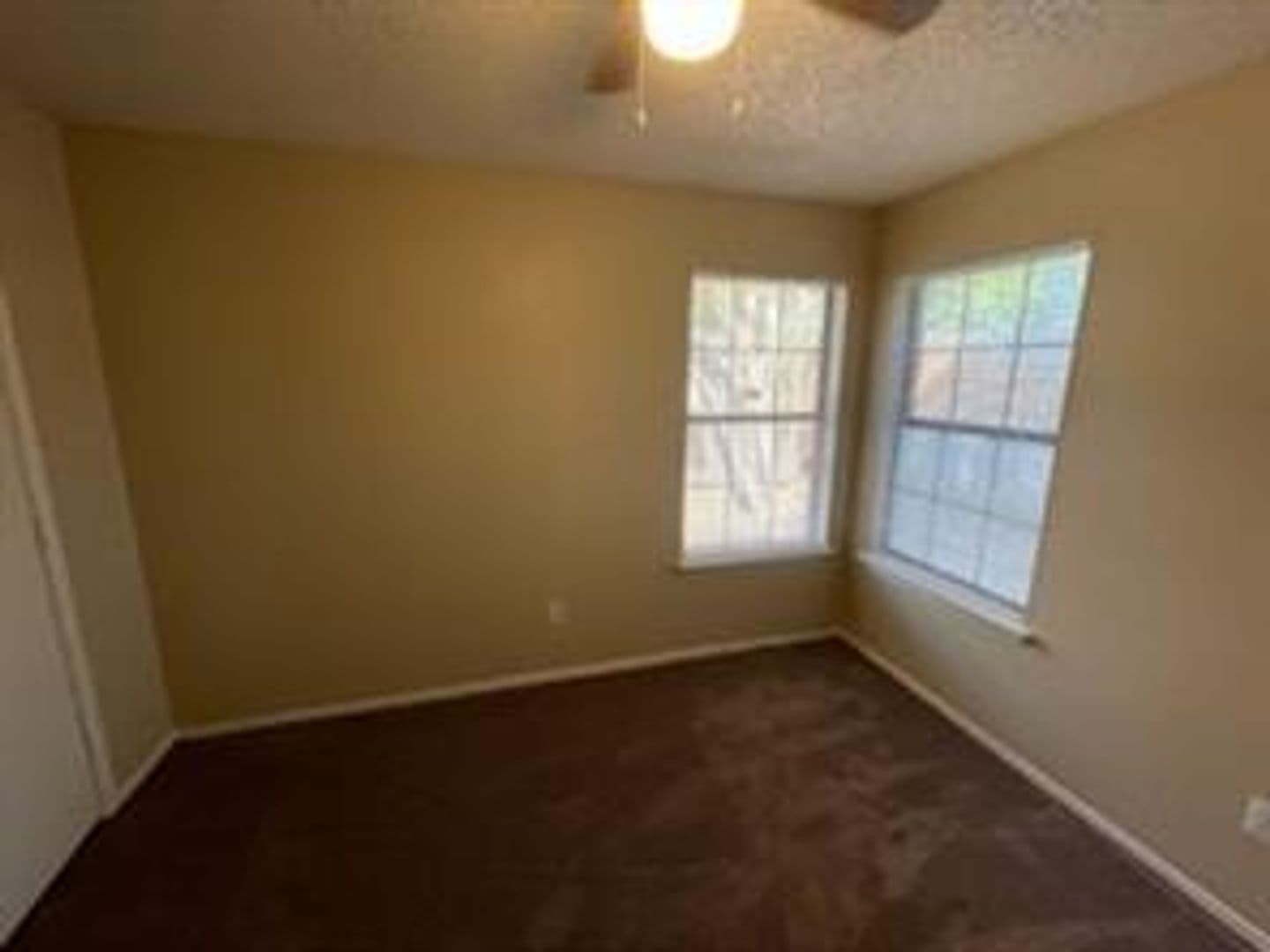 Dallas House: 10228 Ridge Oak