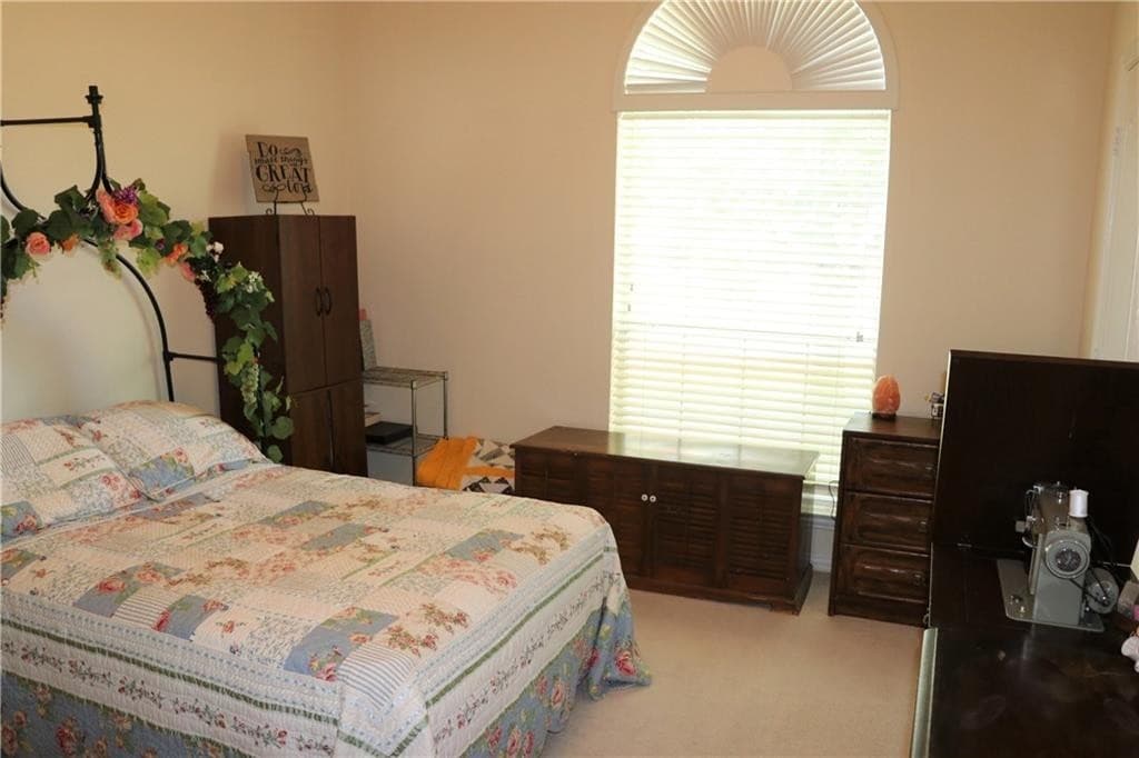 Murphy House: 123 Hillcrest Dr