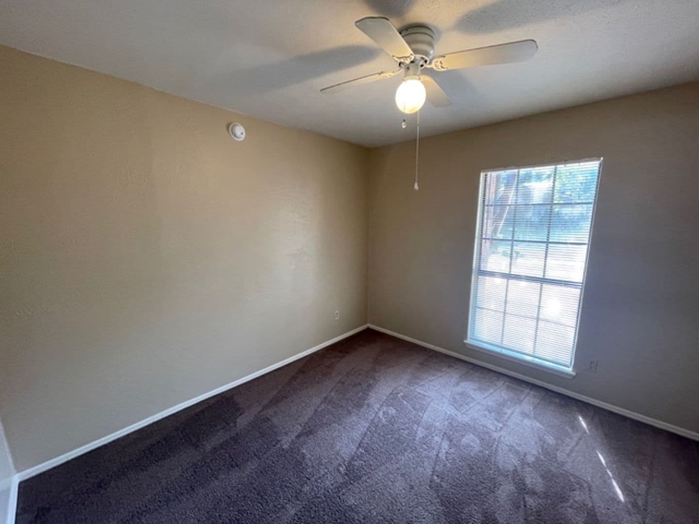 Rowlett House: 9401 Grant Dr
