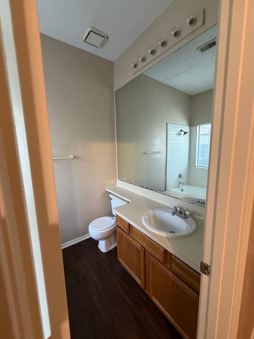 Mesquite House: 425 Horse Shoe Bend