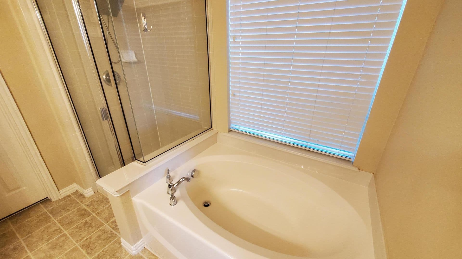 Rowlett House: 10909 Nantucket Dr