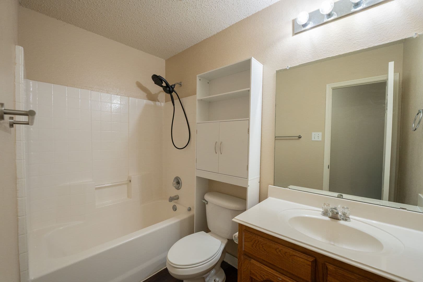 Terrell House: 233 Willow Creek Lane