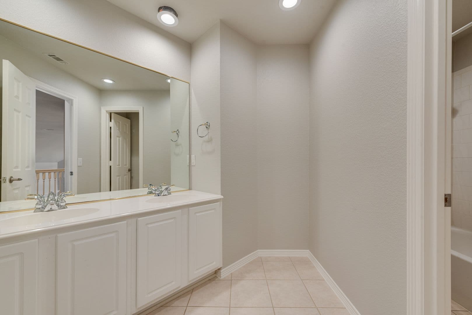 Heath House: 101 Dunford Dr