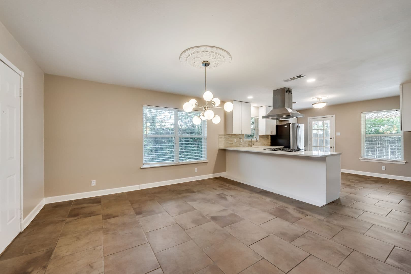 Dallas House: 2629 San Medina Ave.