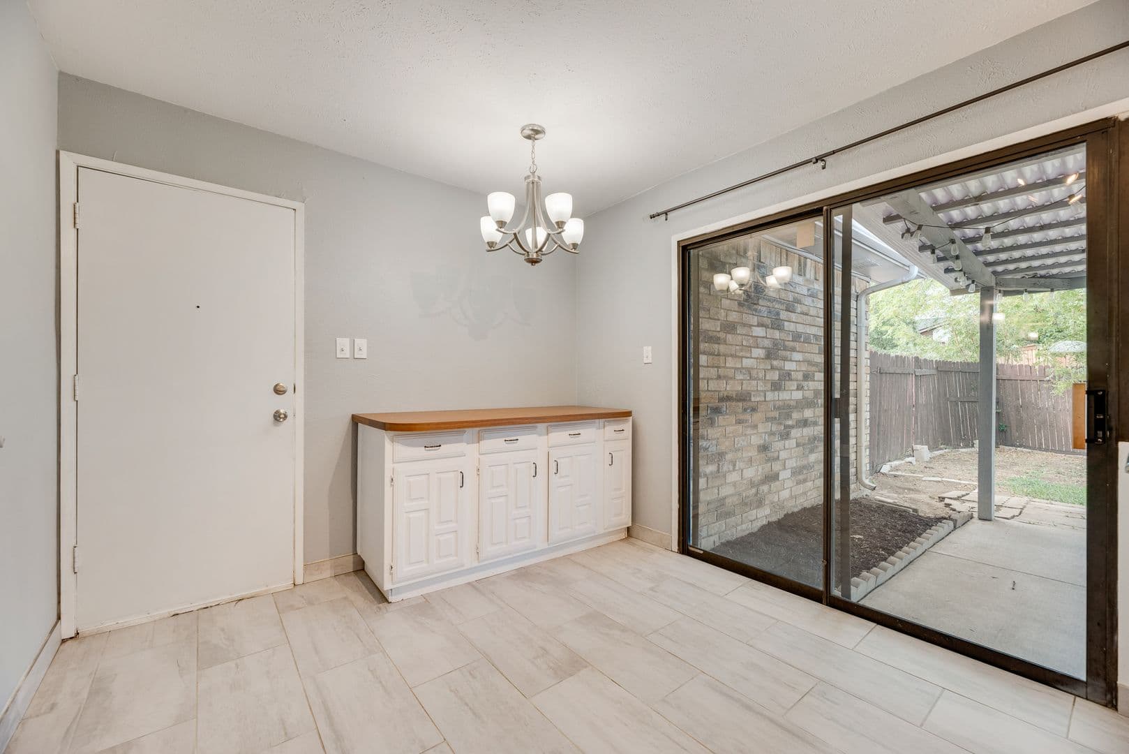 Carrolton House: 2221 Marble Falls