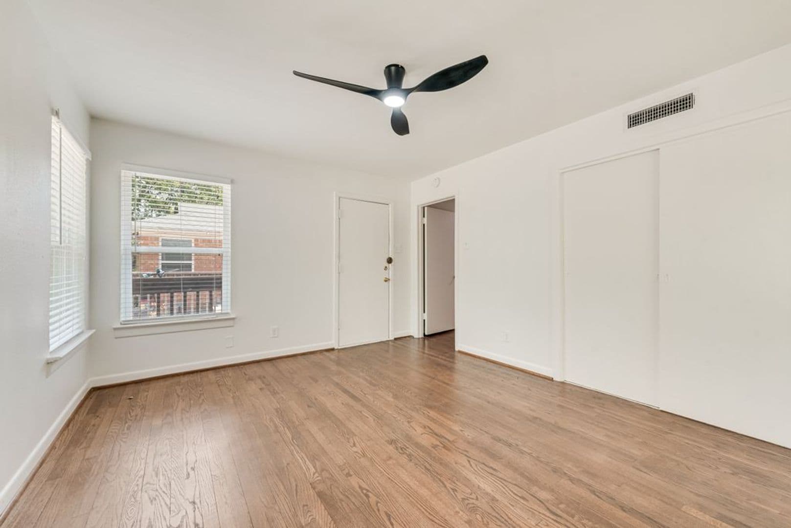 Dallas House: 9506 Mercer