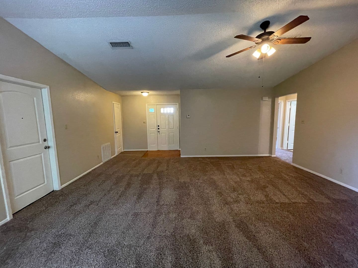 Royse City House: 821 Loganwood DR