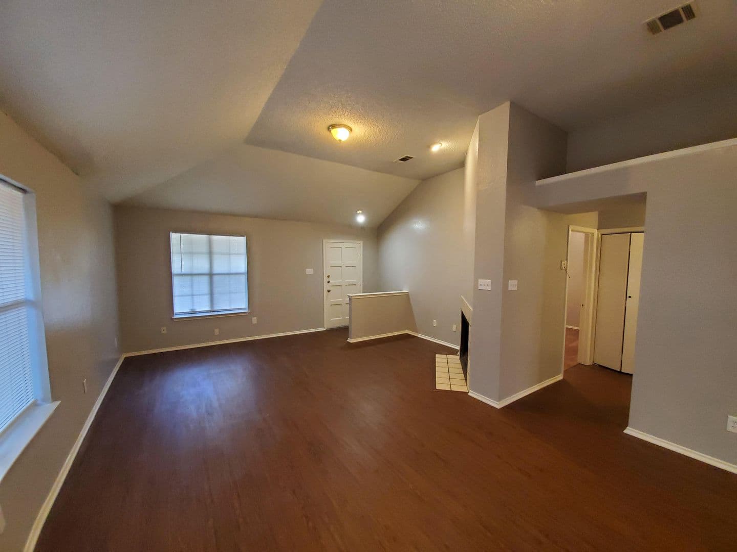 Dallas House: 10212 Hillhouse