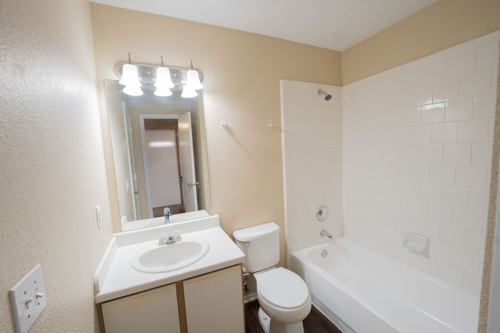 Glenn Heights House: 1524 Clemson Dr