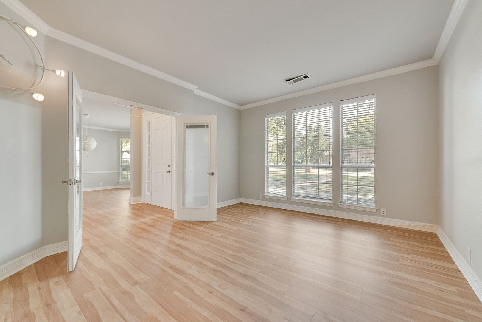 Heath House: 101 Dunford Dr