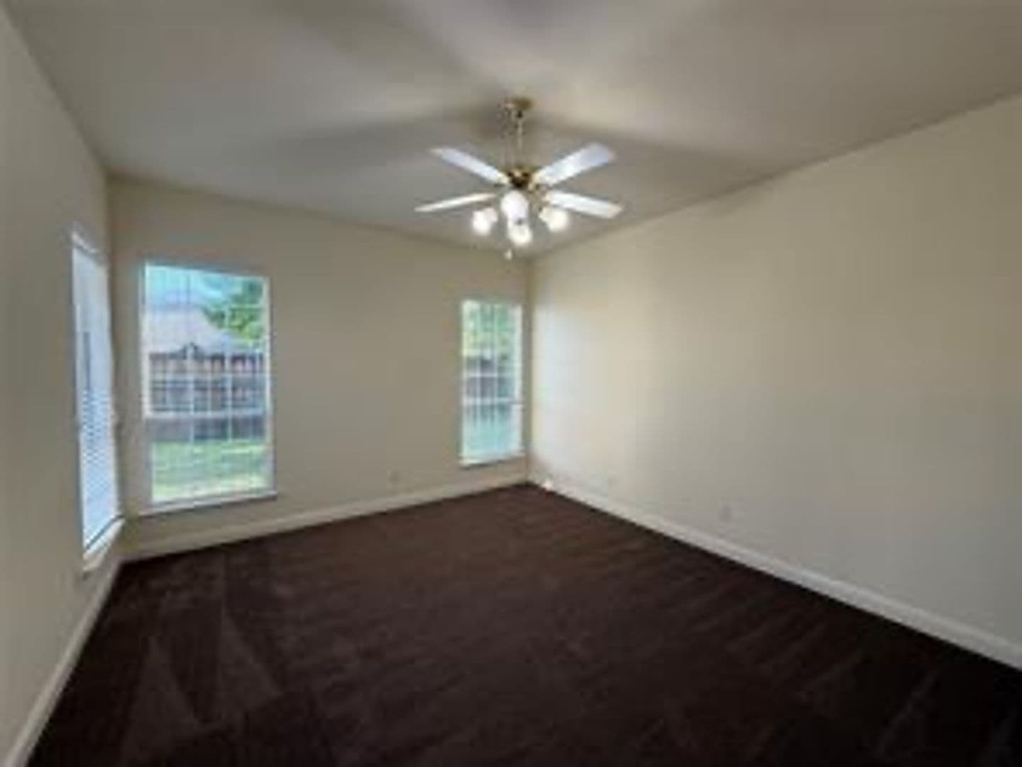 Murphy House: 123 Hillcrest Dr