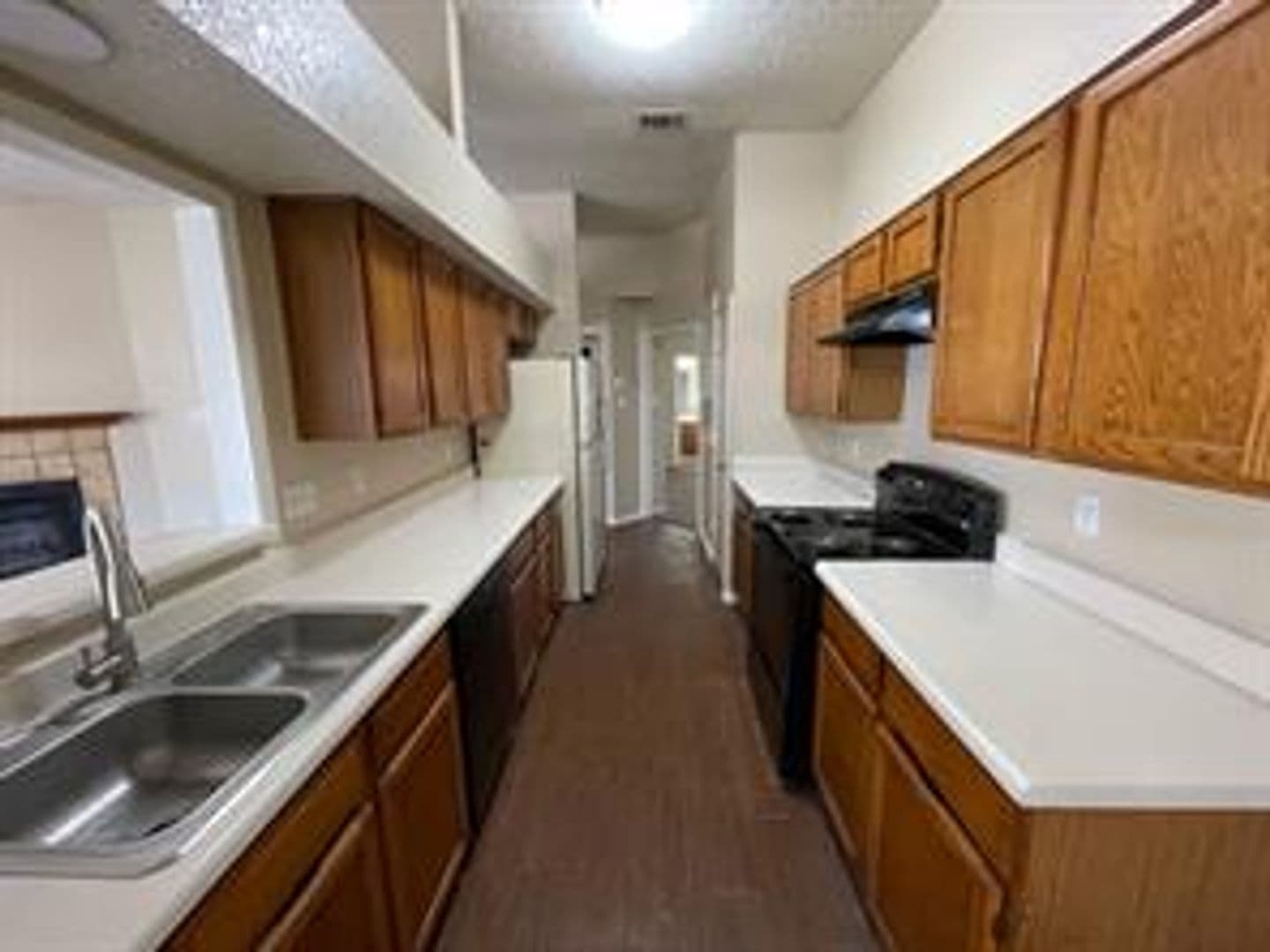 Dallas House: 10228 Ridge Oak