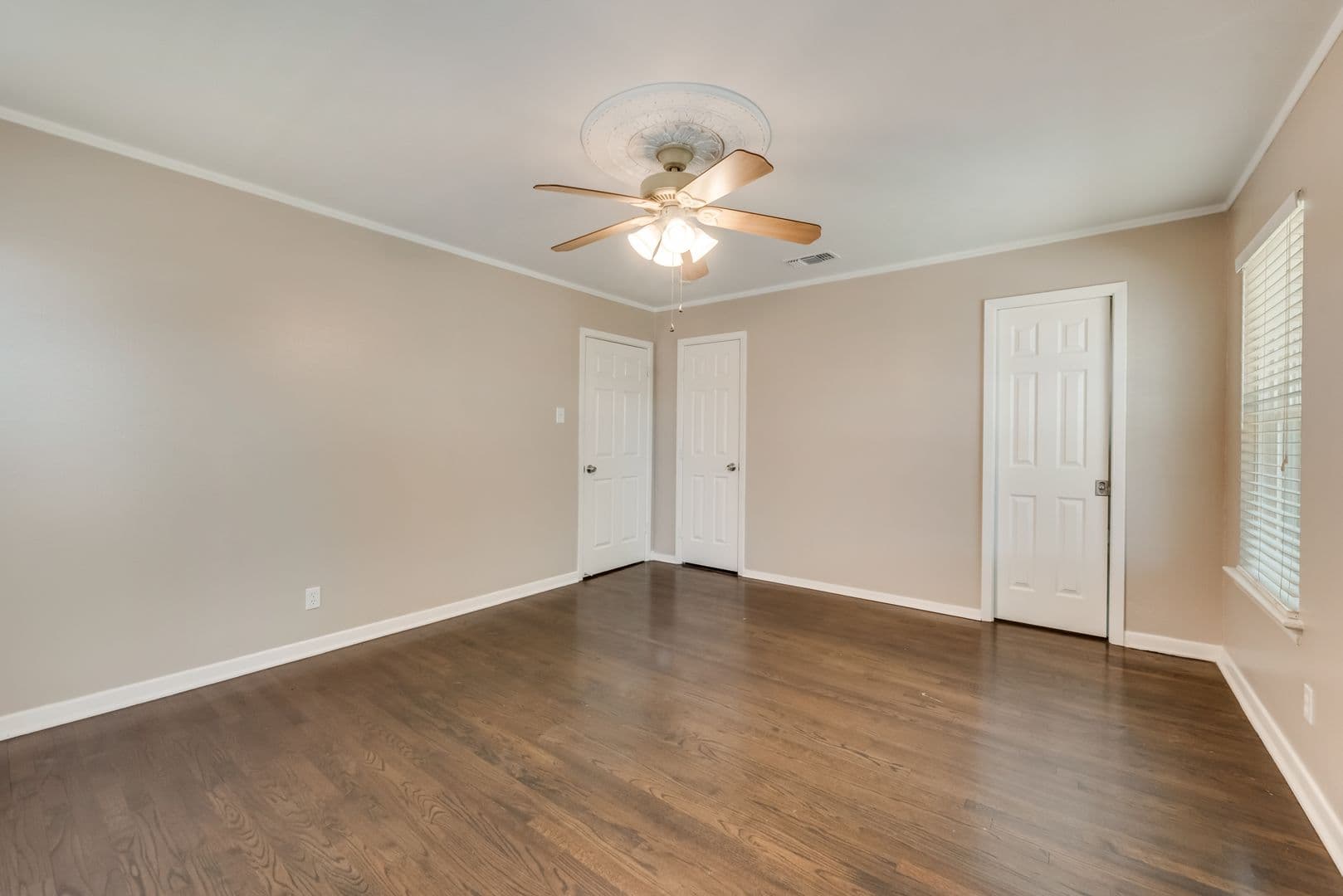 Dallas House: 2629 San Medina Ave.
