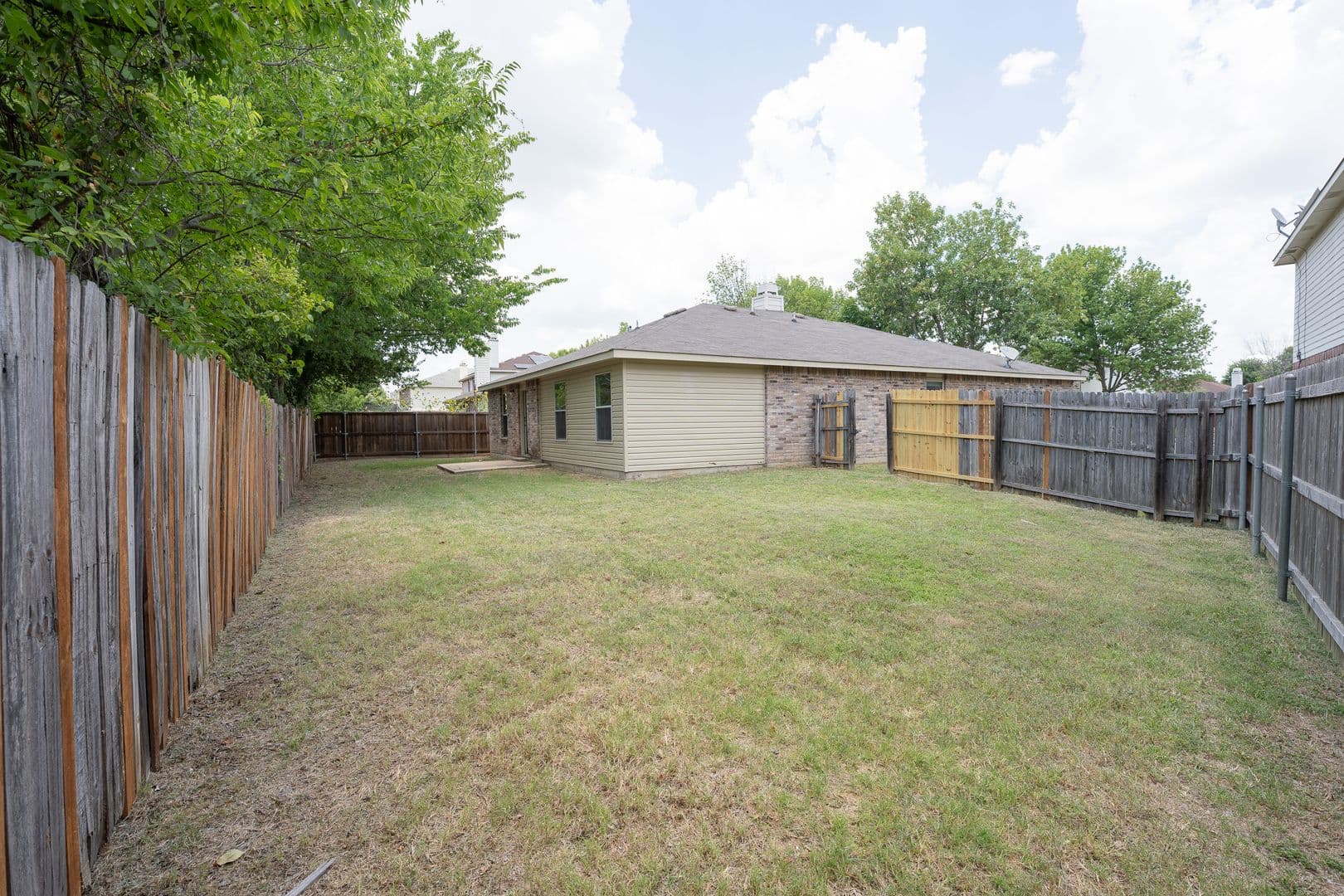 Balch Springs House: 3841 Meredith Ln
