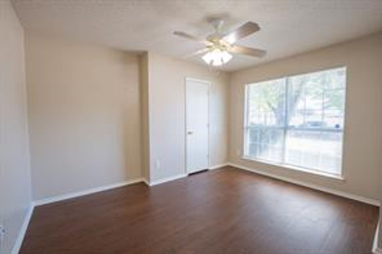 Lancaster House: 183 Rolling Ct