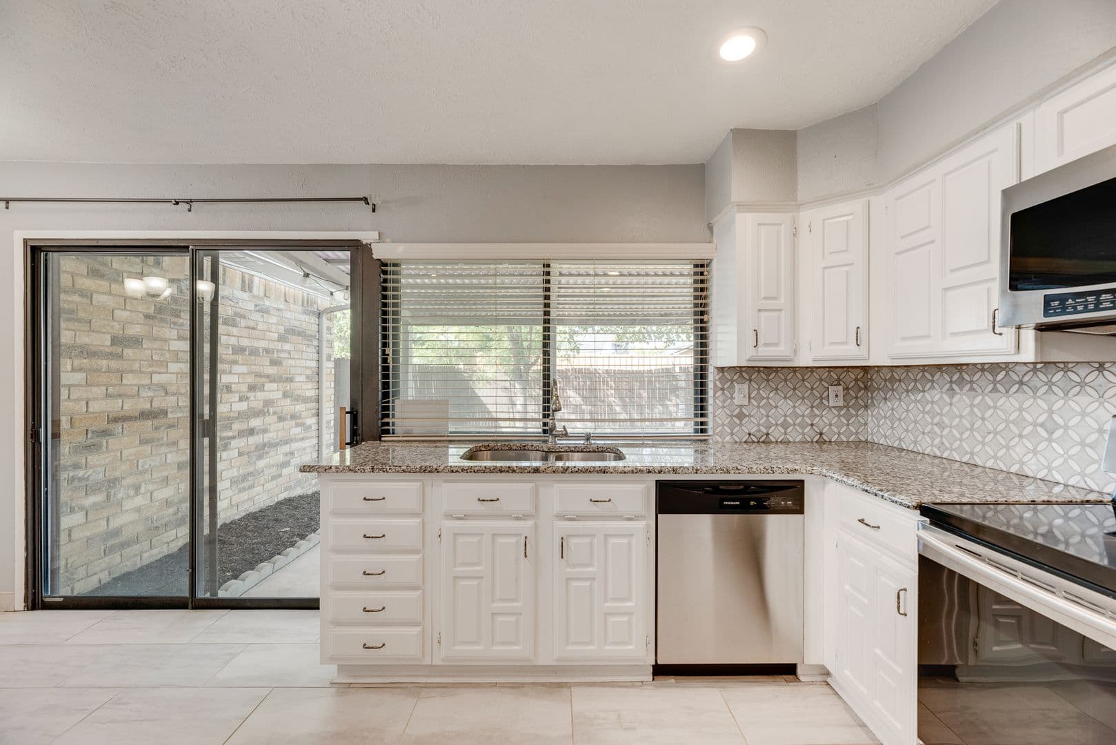Carrolton House: 2221 Marble Falls