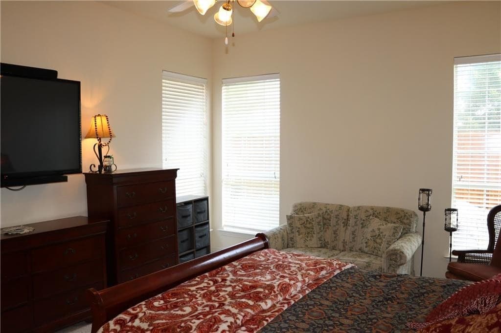 Murphy House: 123 Hillcrest Dr