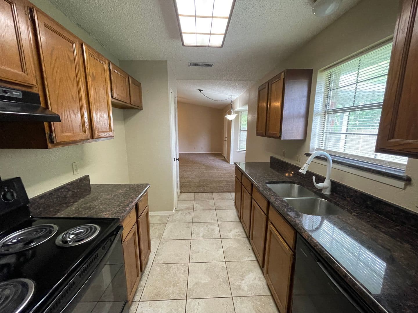 Royse City House: 821 Loganwood DR