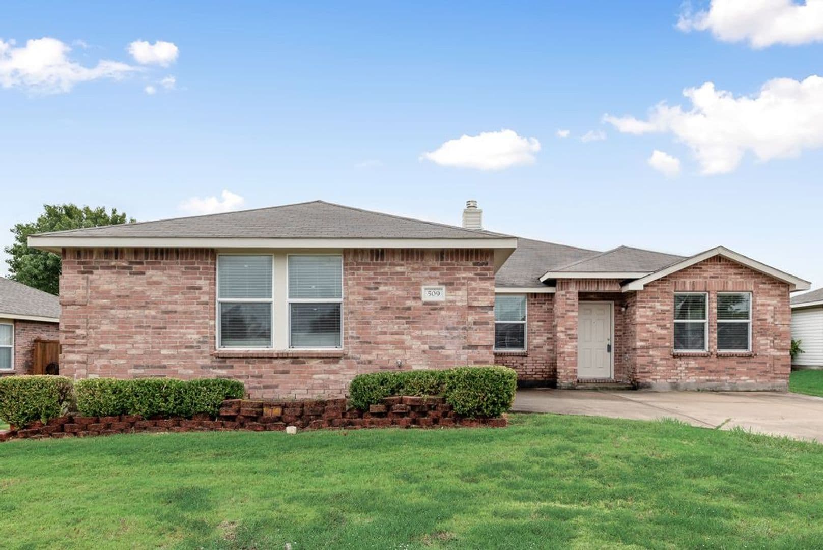 Royse City House: 509 Cherrywood Terrace