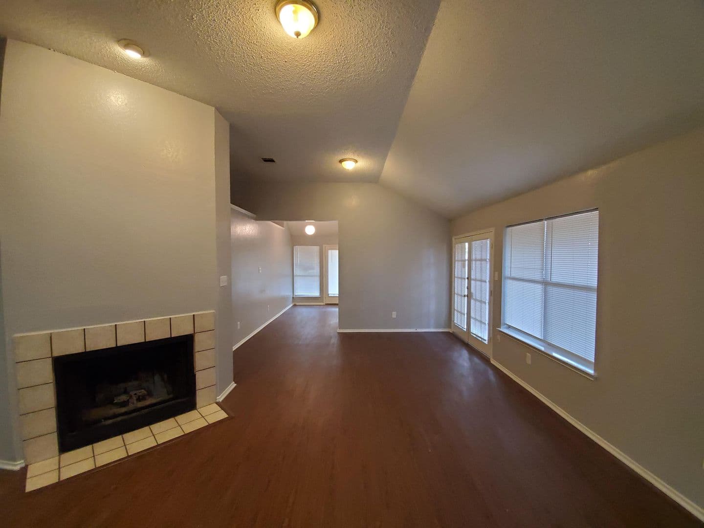 Dallas House: 10212 Hillhouse