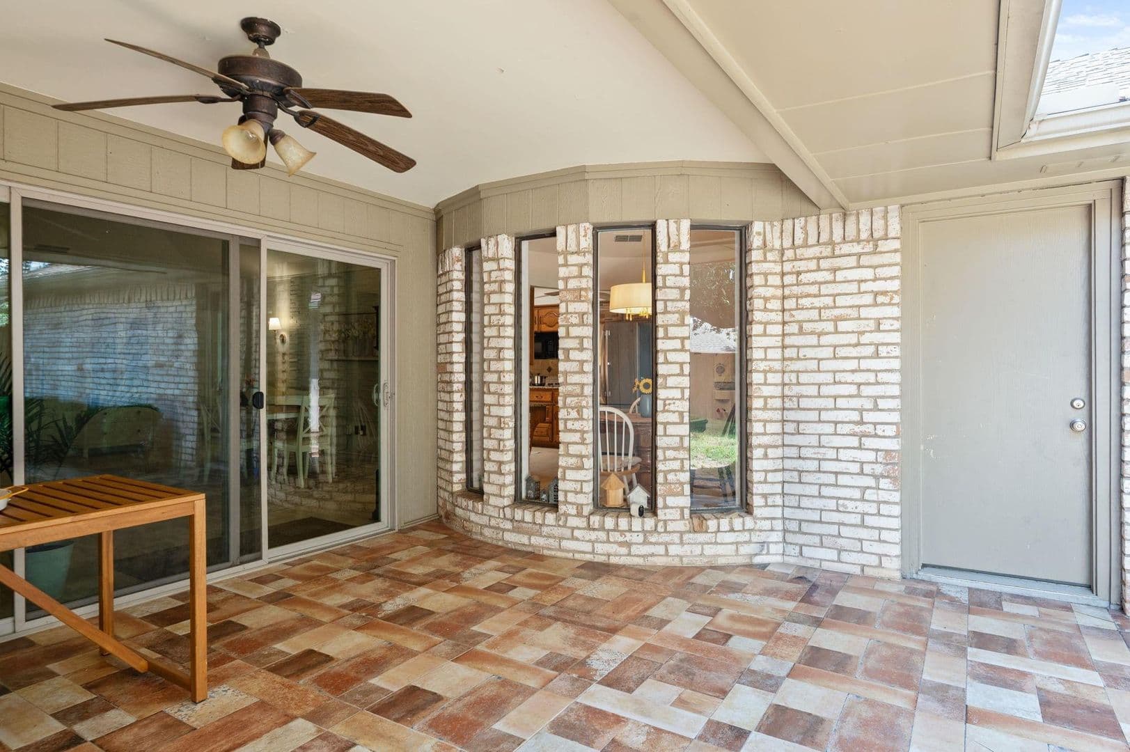 Richardson House: 621 Harvest Glen Drive