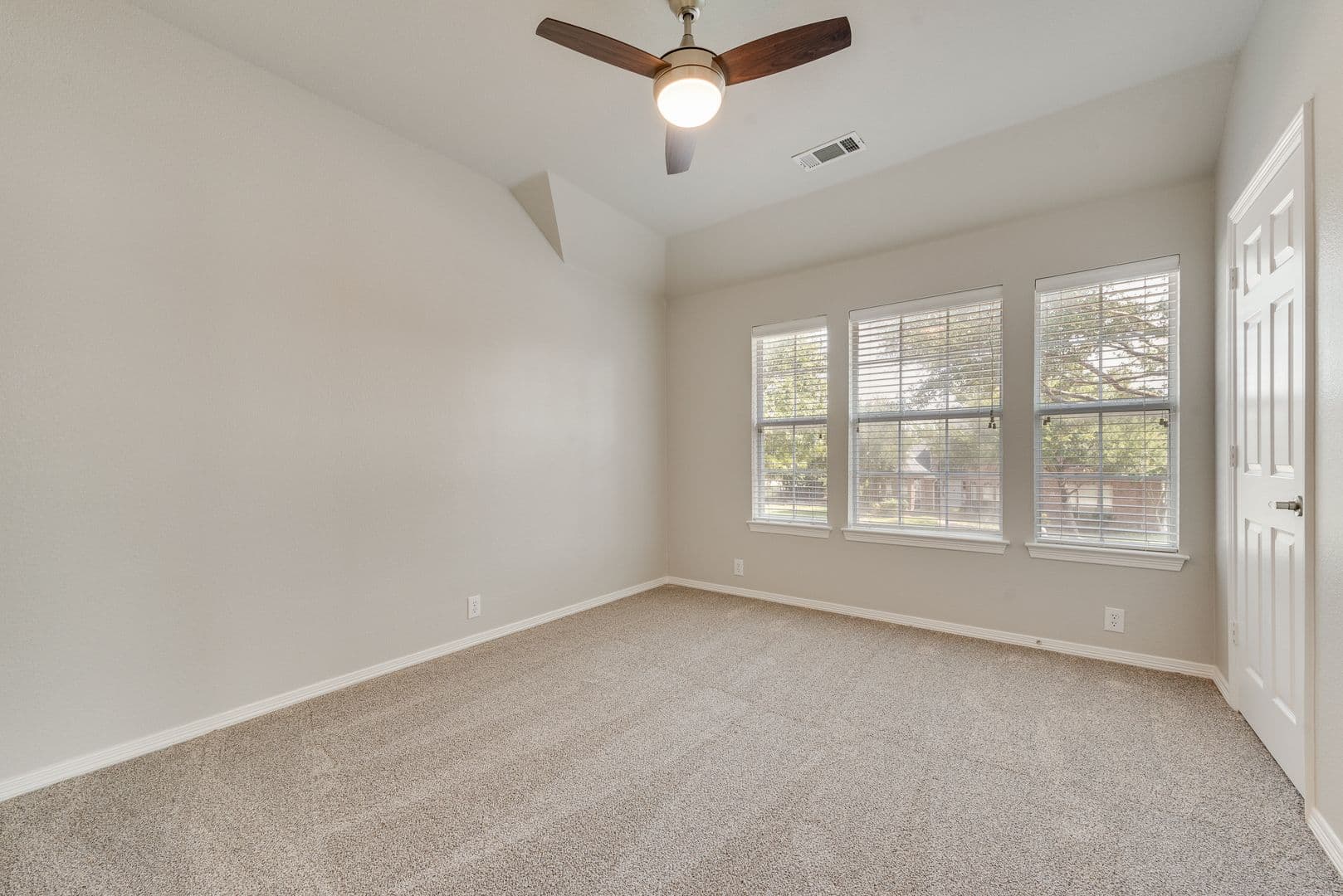 Heath House: 101 Dunford Dr