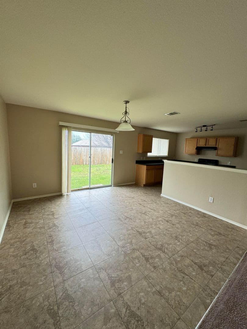 Heartland House: 2009 Kings Forest Dr