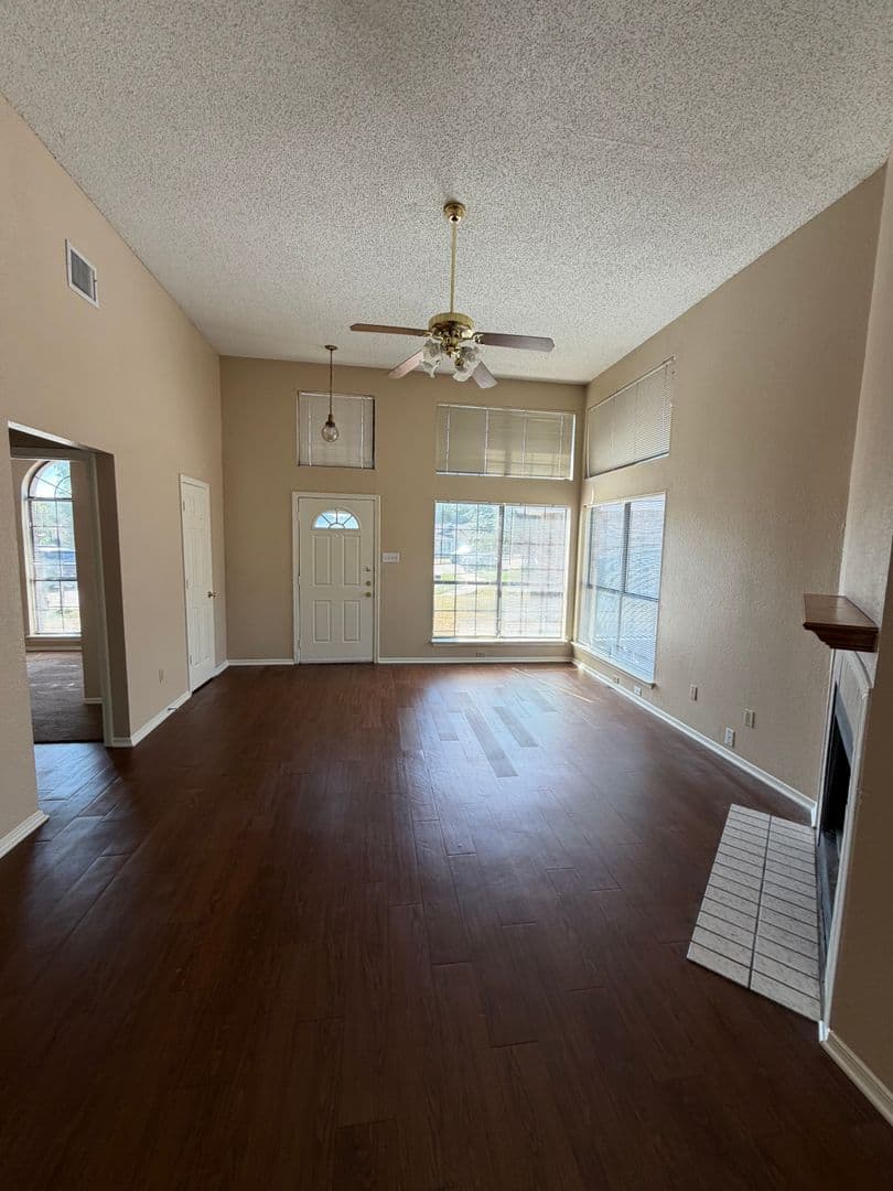 Mesquite House: 425 Horse Shoe Bend