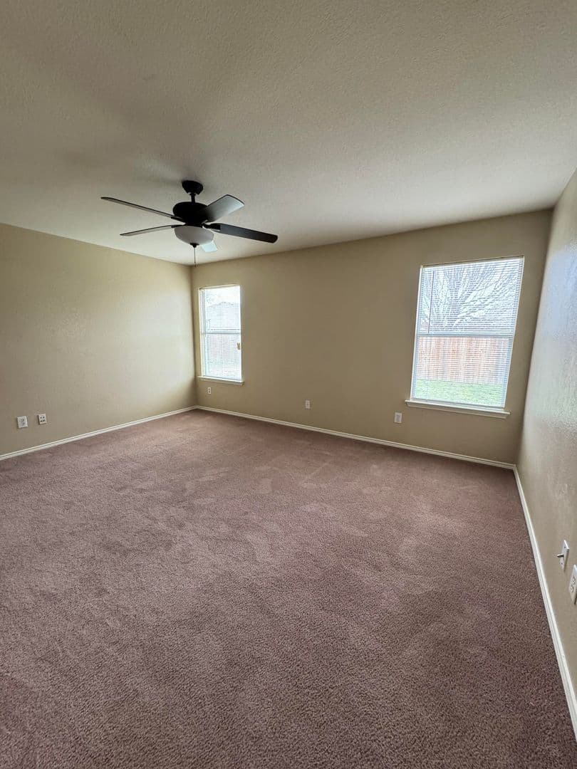 Heartland House: 2009 Kings Forest Dr