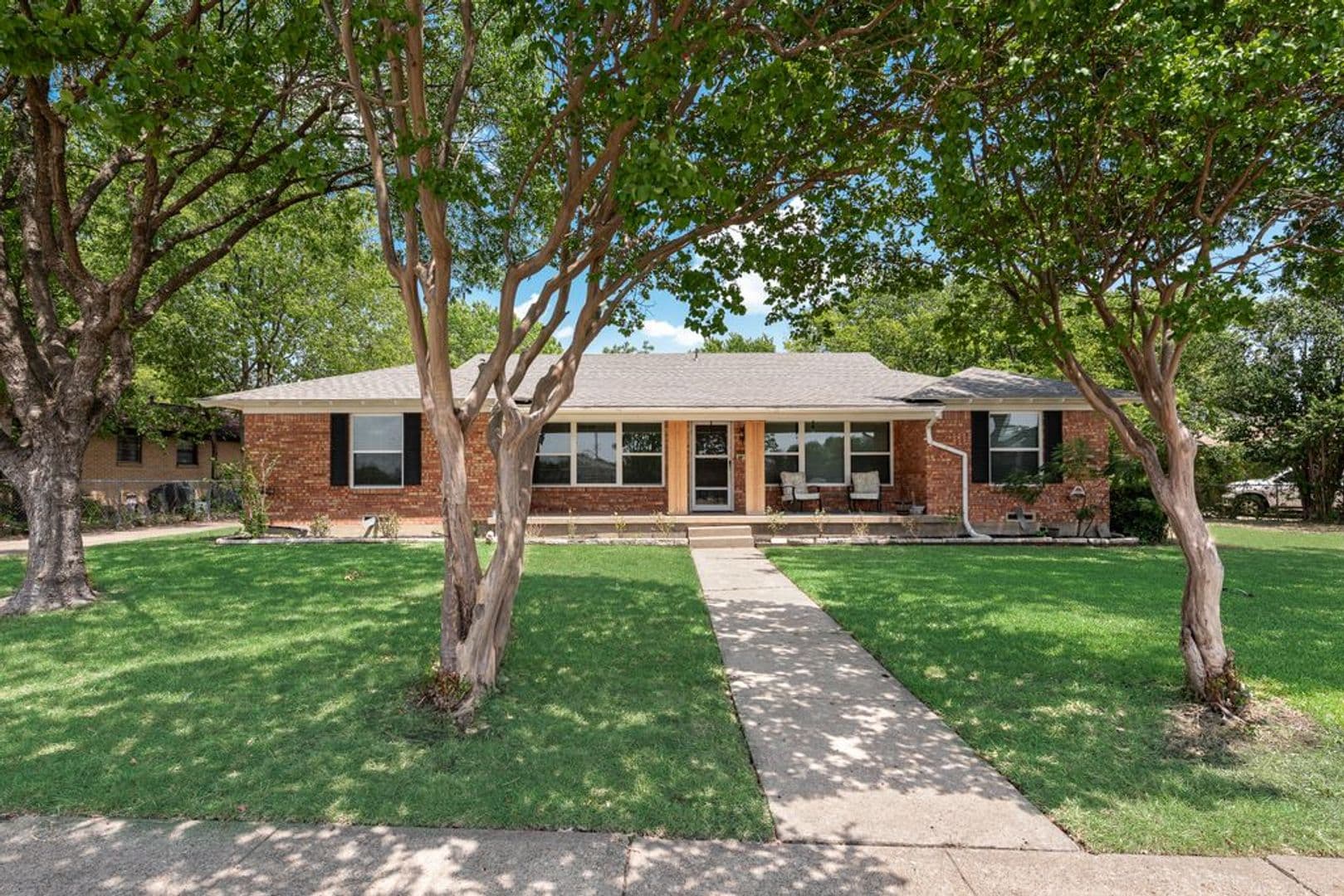 Dallas House: 9506 Mercer