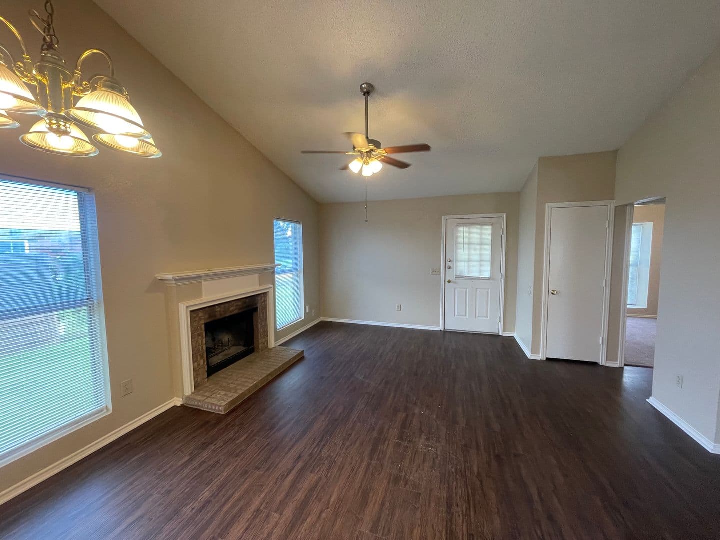 Rowlett House: 7614 Cousteau