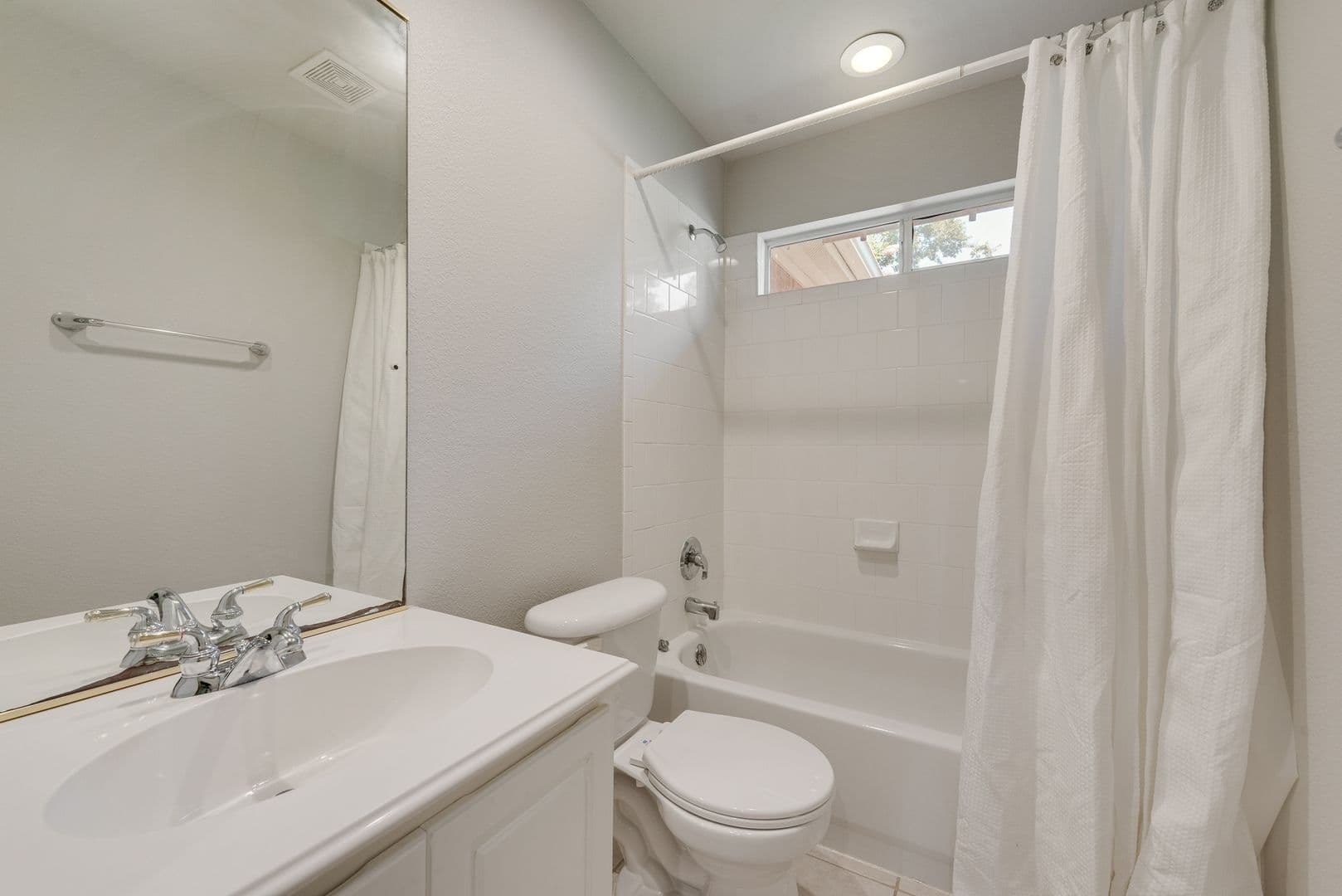 Heath House: 101 Dunford Dr