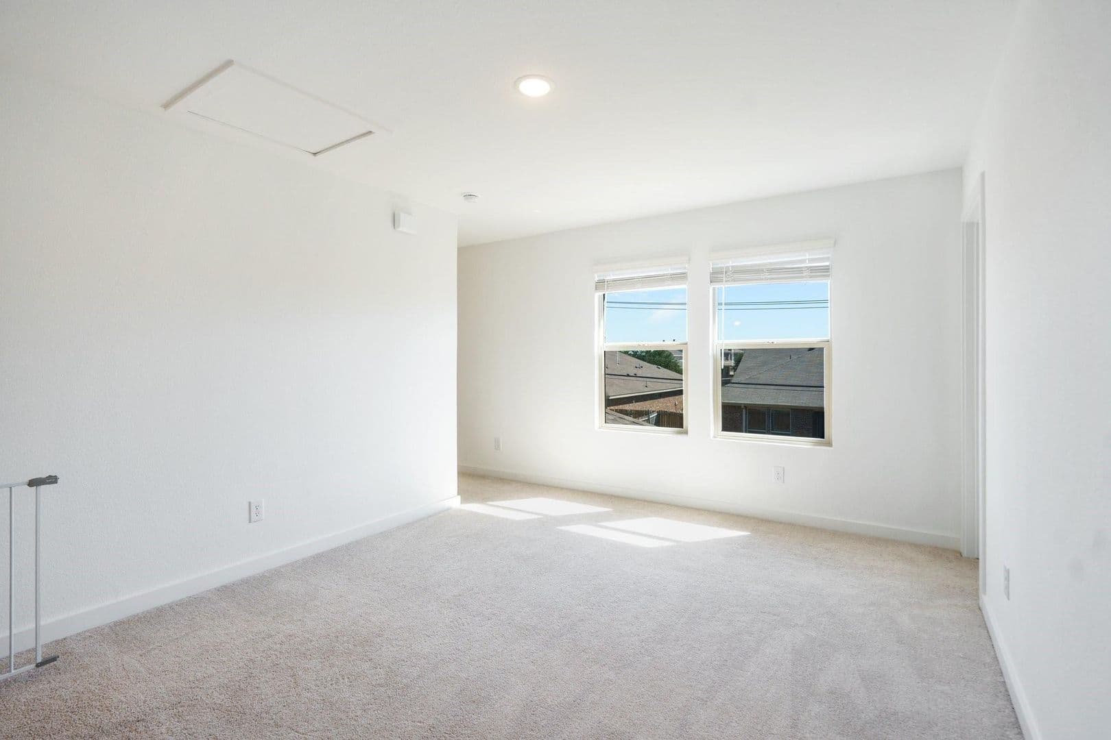 Seagoville House: 2608 Ontario Dr