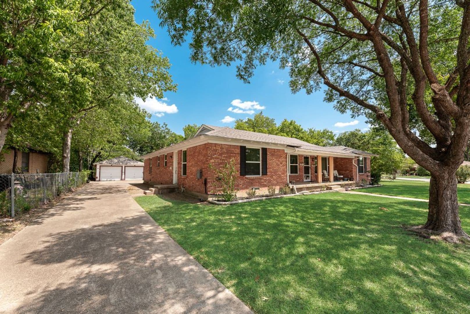 Dallas House: 9506 Mercer