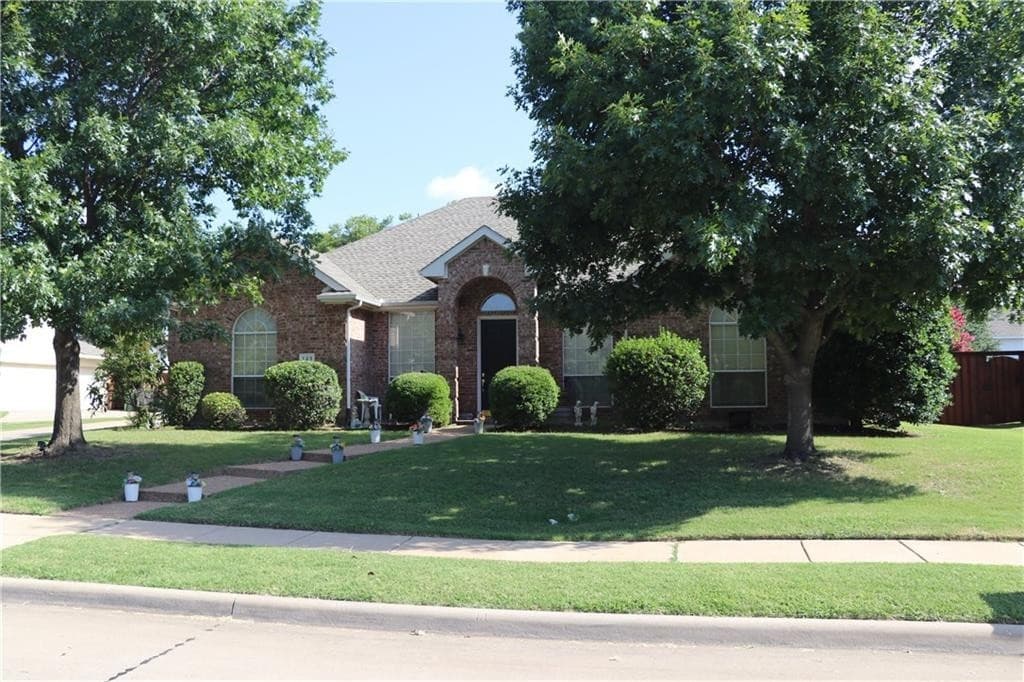 Murphy House: 123 Hillcrest Dr