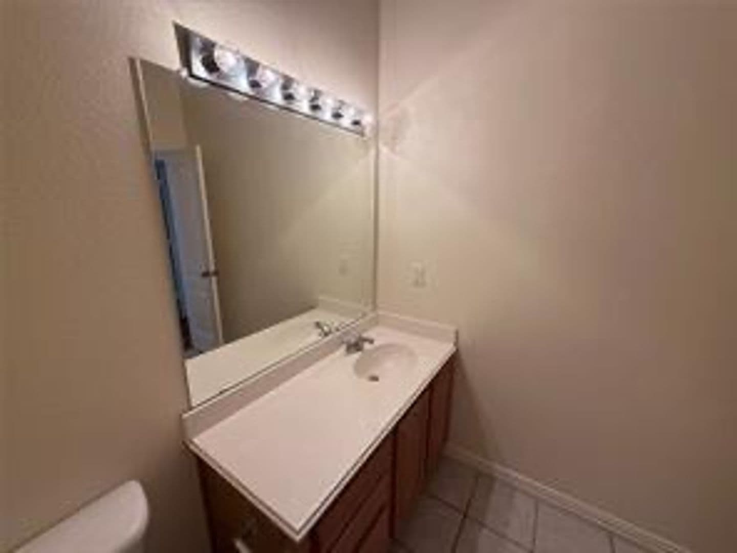 Murphy House: 123 Hillcrest Dr