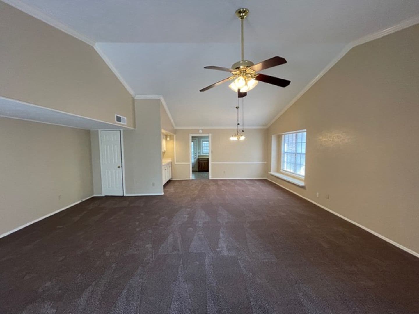 Rowlett House: 9401 Grant Dr