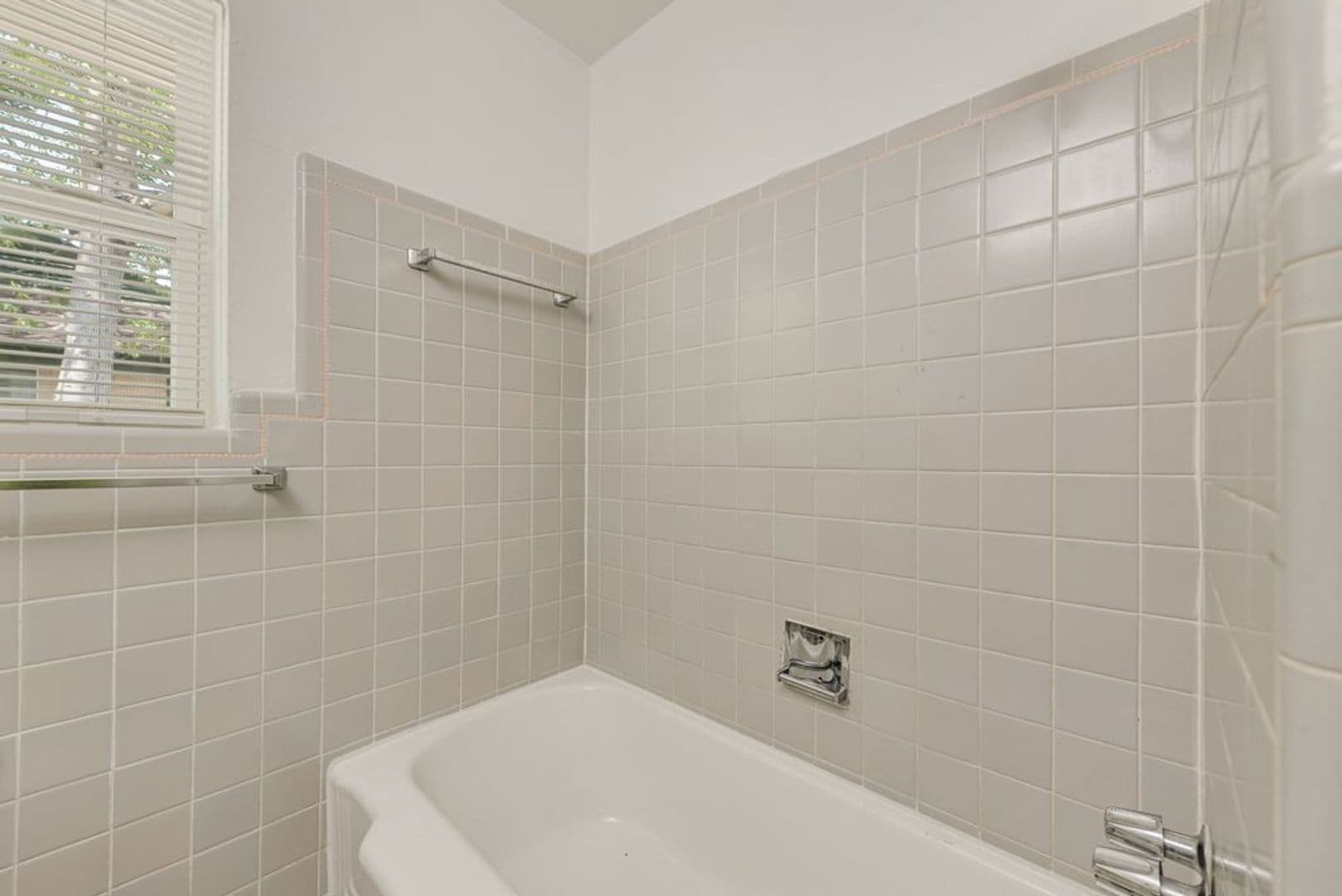 Dallas House: 9506 Mercer
