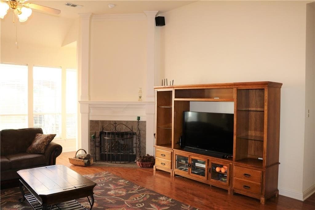 Murphy House: 123 Hillcrest Dr