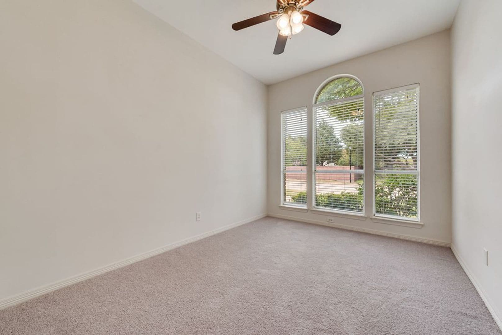 Coppell House: 719 Parkway Blvd