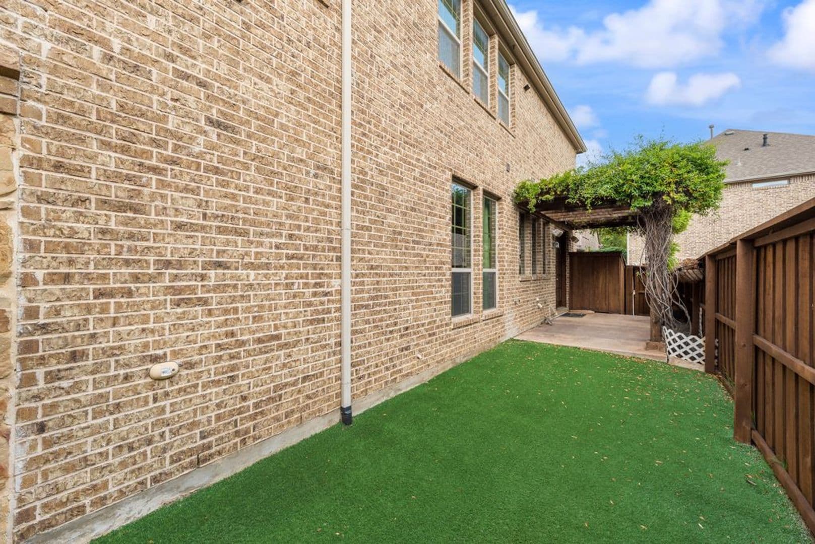 Farmers Branch House: 2518 Bill Moses Parkway