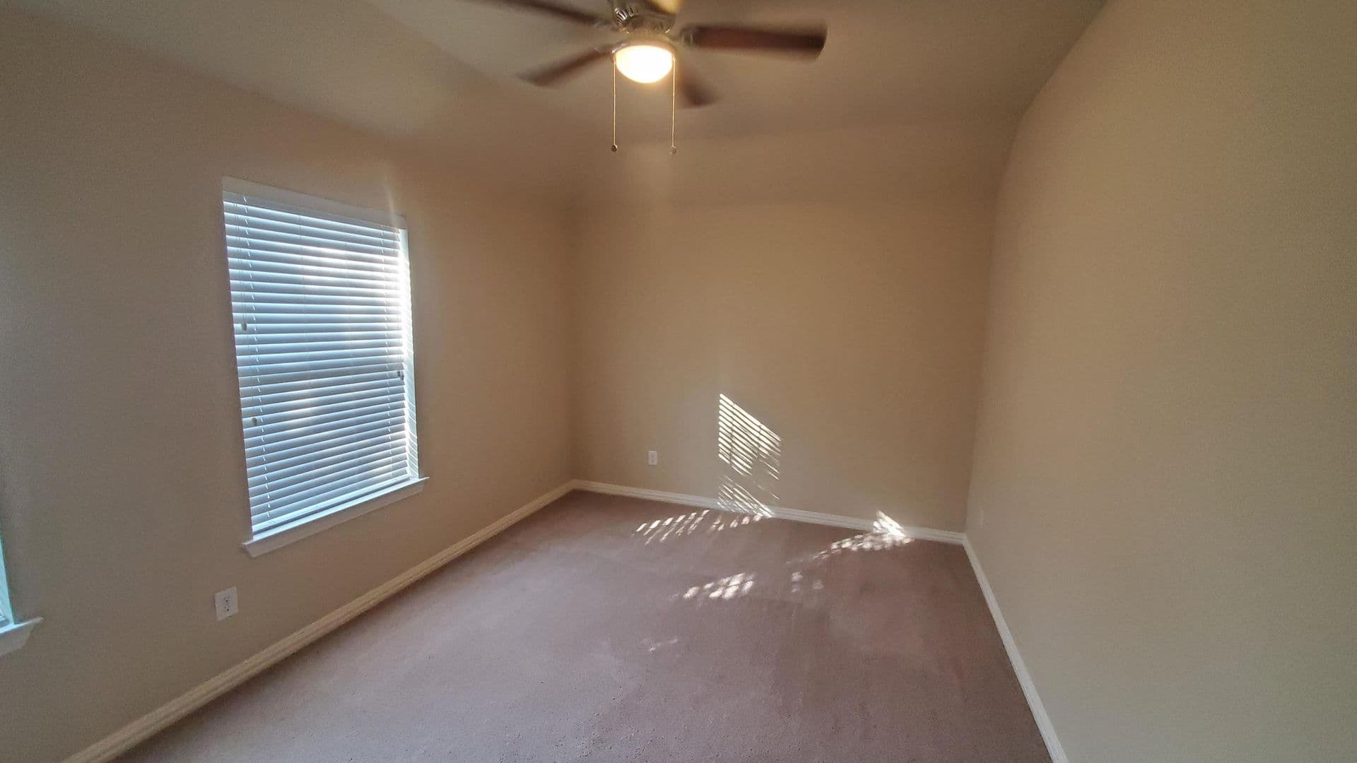 Rowlett House: 10909 Nantucket Dr