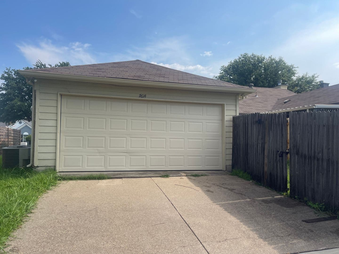Rowlett House: 7614 Cousteau